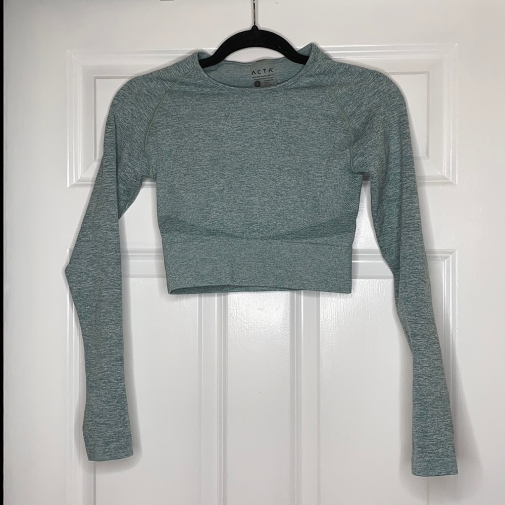 ACTA Seamless Crop Long Sleeve Top in Ocean